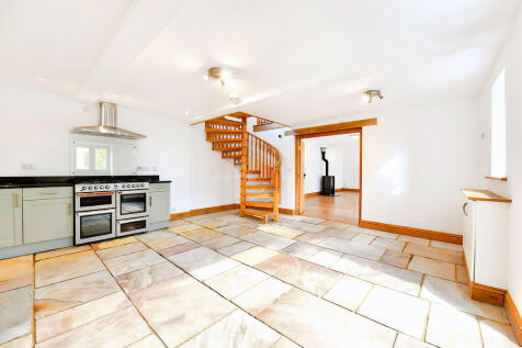 Kitchen / Dining Room through to Sitt...