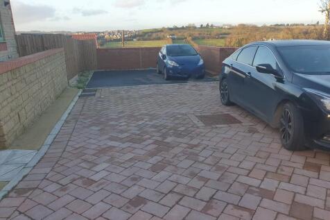 Lawrence Drive, Calne photo 3