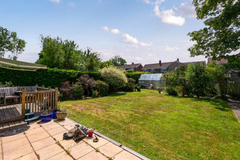 11 Meadow Way (2)