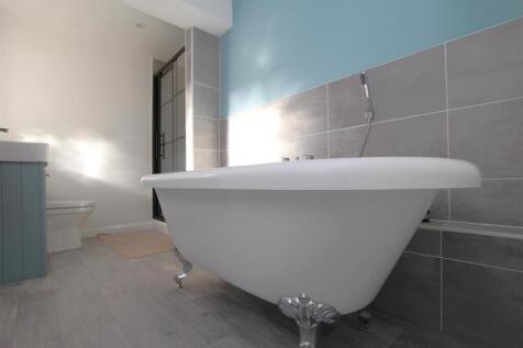 Bathroom Feature.JPG