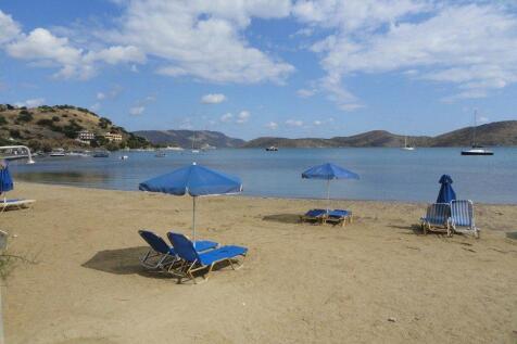 The sandy beach of Elounda