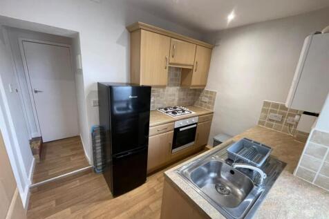 Town Street, Horsforth, Leeds photo 3