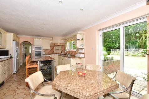 Kitchen/ Breakfast Room