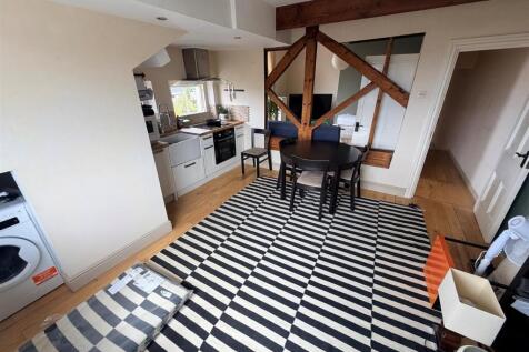 St Stephens Road, Cheltenham, GL51. photo 4