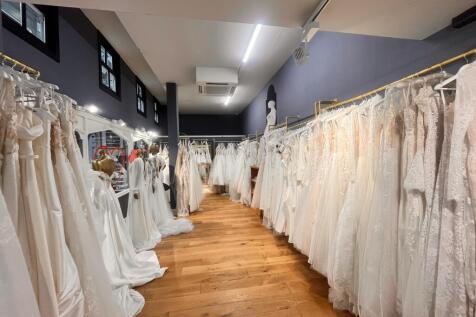 Retail Property (high street) to rent Image 5
