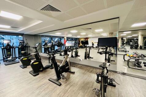  Presented by Clinton at EweMove Bexleyheath and D