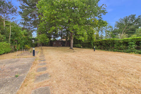 CAM01984G0-PR0645-STILL002