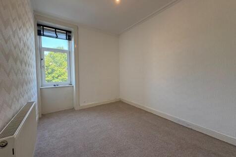 2-bed flat on Greenock Road, Paisley, Renfrewshire, PA3, £725/mo