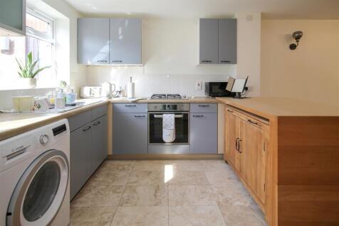 NN16, Lupin Close, Kettering photo 4