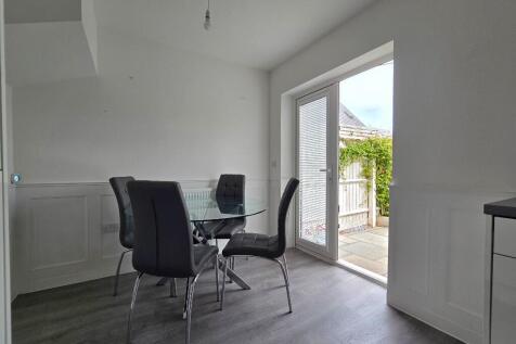 Oak Crescent, Burnham-On-Crouch, Essex, CM0 photo 4
