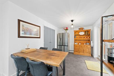 2 Edale Drive-26.jpg