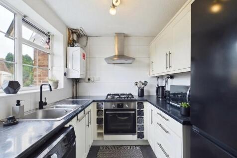 Grange Drive, Burbage, LE10 photo 3