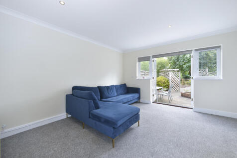 River Close, Guildford, Surrey photo 4