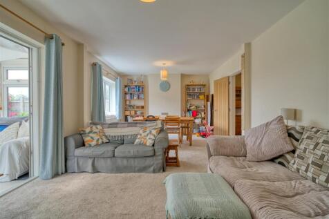 Sitting/Dining Room