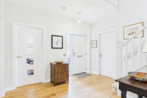 CAM03481G0-PR0111-STILL001