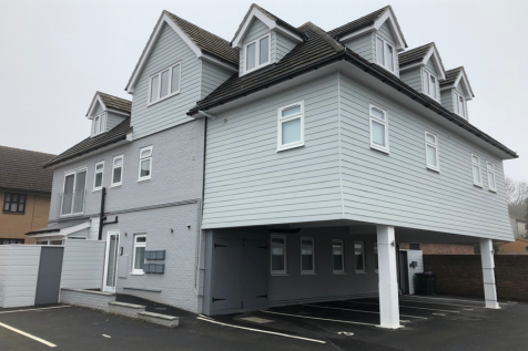 2-bed flat on Rayleigh Heights, High Road, Rayleigh, Essex, £1,395/mo