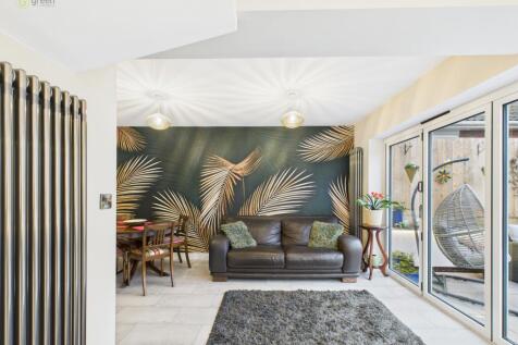 cam03830g0pr0250still026