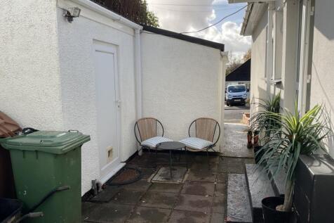 12 energlyn close side patio.jpg