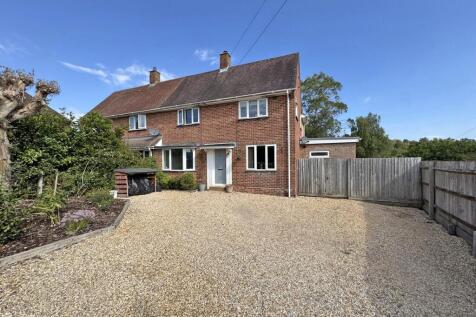 Lymington, SO41 - property photo