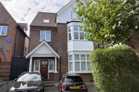 3 bed flat to rent Woodstock Road, London NW11