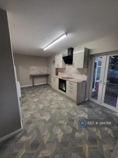 Piggott Grove, Stoke-On-Trent, ST2 photo 4