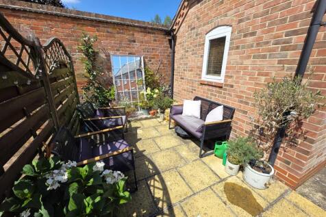 PATIO AREA