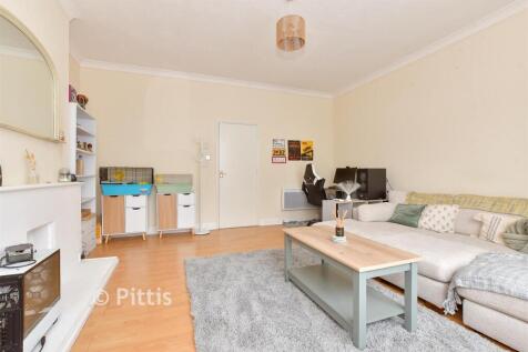 Lounge/ Dining Room