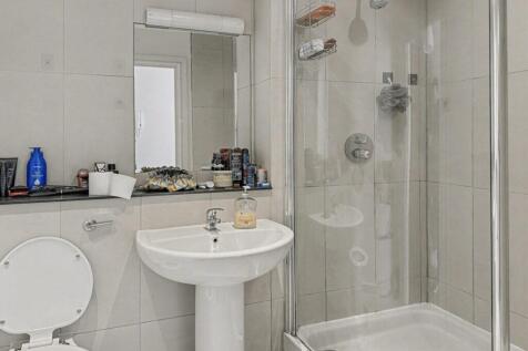 Liberty Place - Bathroom