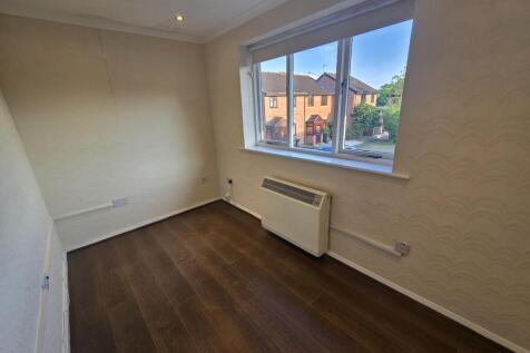 Sewardstone Road, Waltham Abbey photo 3