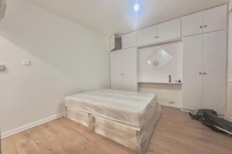 Spacious Studio Flat for Rent ¿ Edgehill Road, 