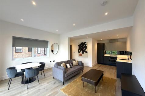 Living Room pic 6.jpeg