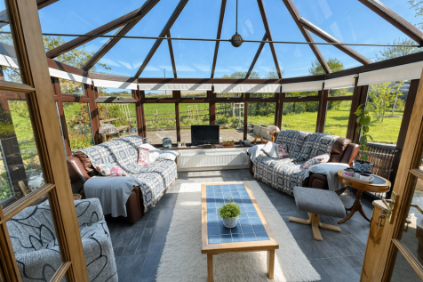FEATURE CONSERVATORY