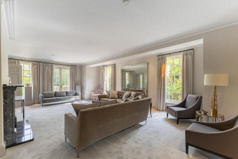 Princes Drive, Oxshott, Leatherhead, Surrey, KT22 photo 4