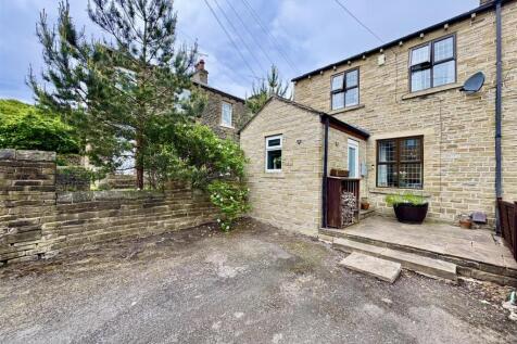 EXTERNAL FRONT AND DRIVEWAY