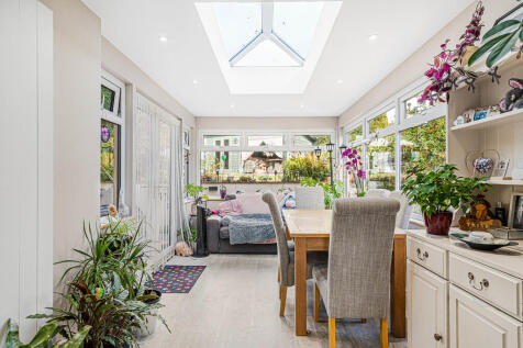 Conservatory Dini...