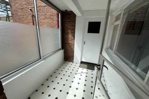 2 f Balcony.jpg