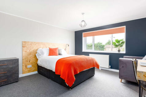 Bedroom 4.jpg
