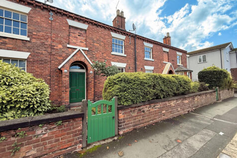 2-bed terraced on Victoria St, Crewe, £850/mo