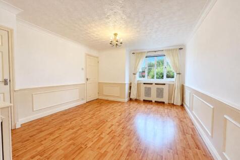 Lindsey Court, Langham Drive, Rayleigh, Essex, SS6 photo 5