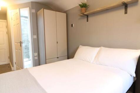 87 Middleton Room 3 2.JPG