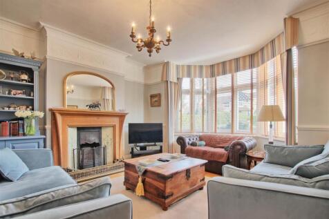 Living Room.jpg