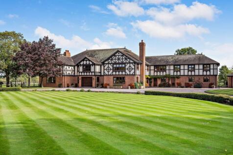 Main Road, Worleston, Nantwich, Cheshire, CW5. Equestrian facility for sale