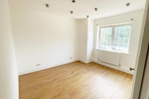 Catherine Road, Enfield, EN3 photo 5