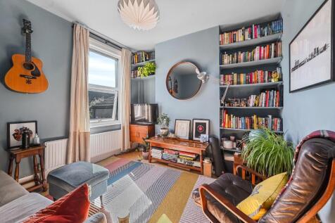 Sitting Room/Bedroom