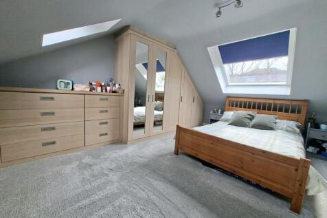 MASTER BEDROOM AND ENSUITE SHOWER ROOM