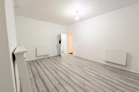 Woodchurch Road, Birkenhead, CH42 photo 5