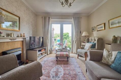 Lounge to rear