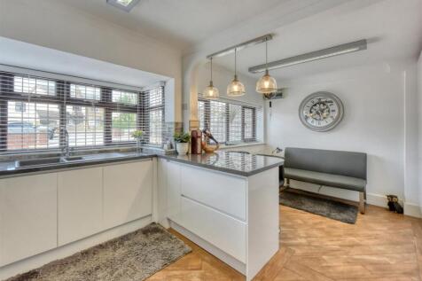 51 Sedgley Road-Kitchen (2).jpg