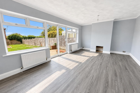 Lounge/Dining Area