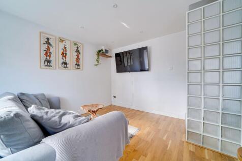 Morland Way, St. Ives, PE27 photo 3